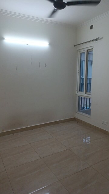2 BHK Apartment For Rent in Gaur City 2 - 14th Avenue, Sector 16c Greater Noida