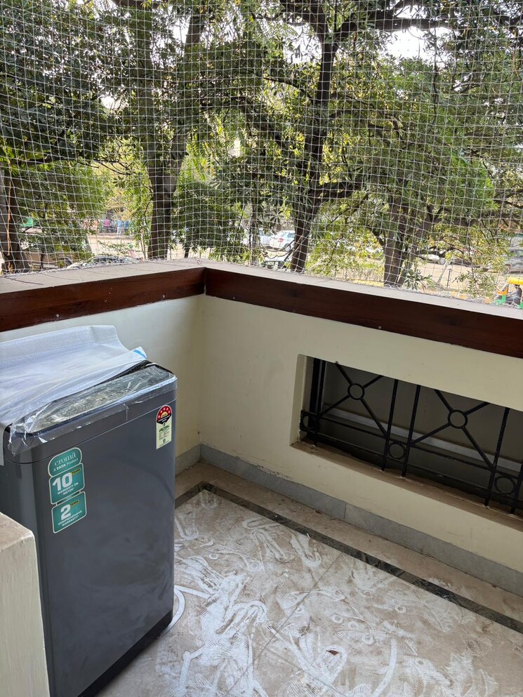 Balcony, sector 43 1 Bedroom 690 Sq.Ft. Builder Floor In Sector 43 Gurgaon 9309408