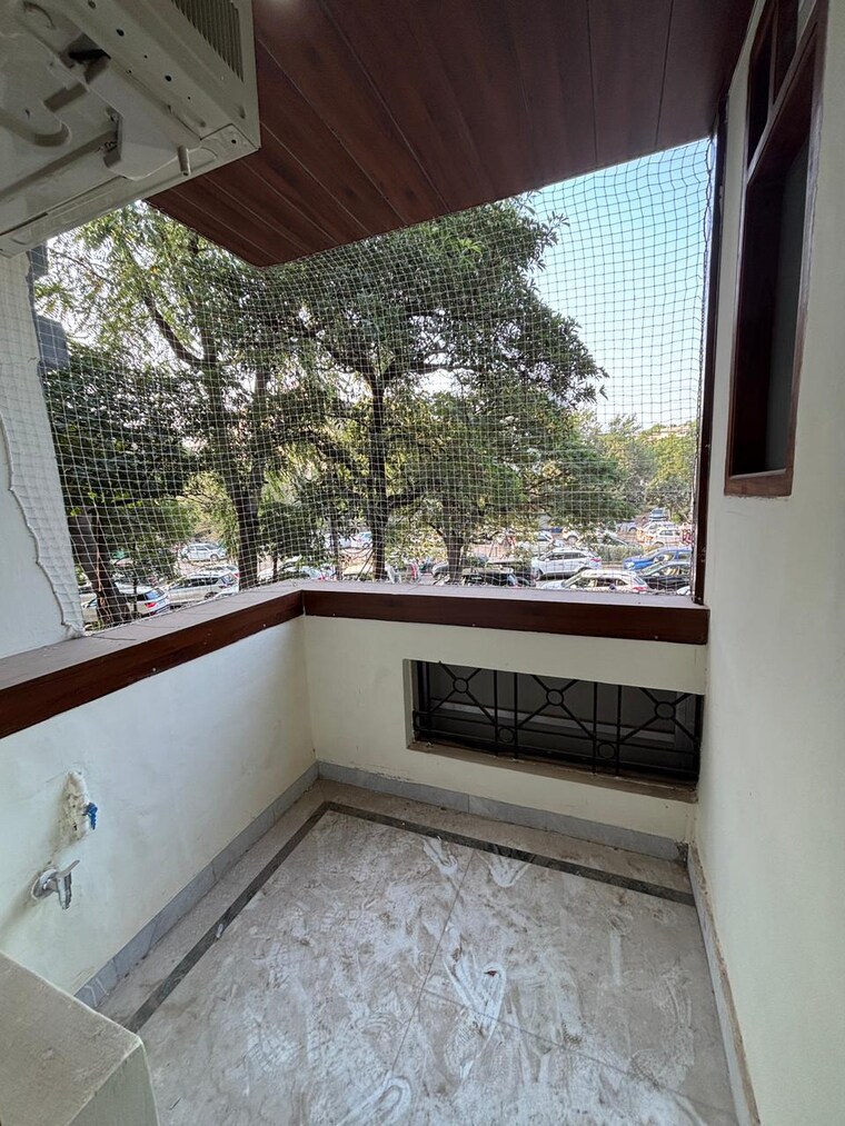 Balcony, sector 43 1 Bedroom 690 Sq.Ft. Builder Floor In Sector 43 Gurgaon 9309408