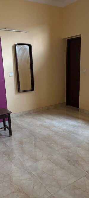 1 RK Villa For Rent in RWA Apartments, Sector 31