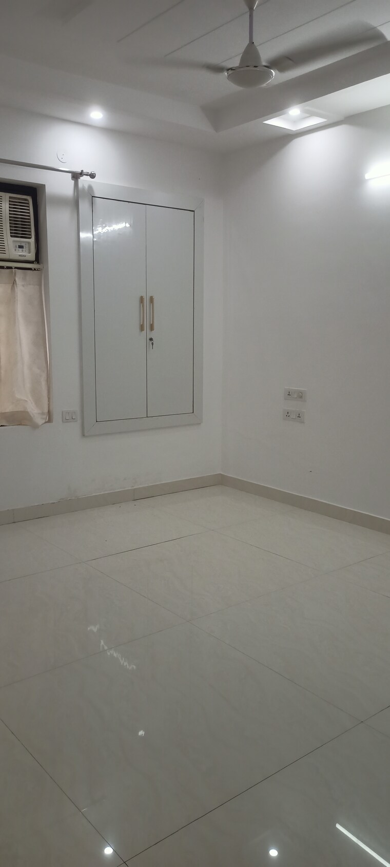 Room, dlf-city-phase-iv 3 Bedroom 2500 Sq.Ft. Builder Floor In Dlf Phase iv Gurgaon 9309429
