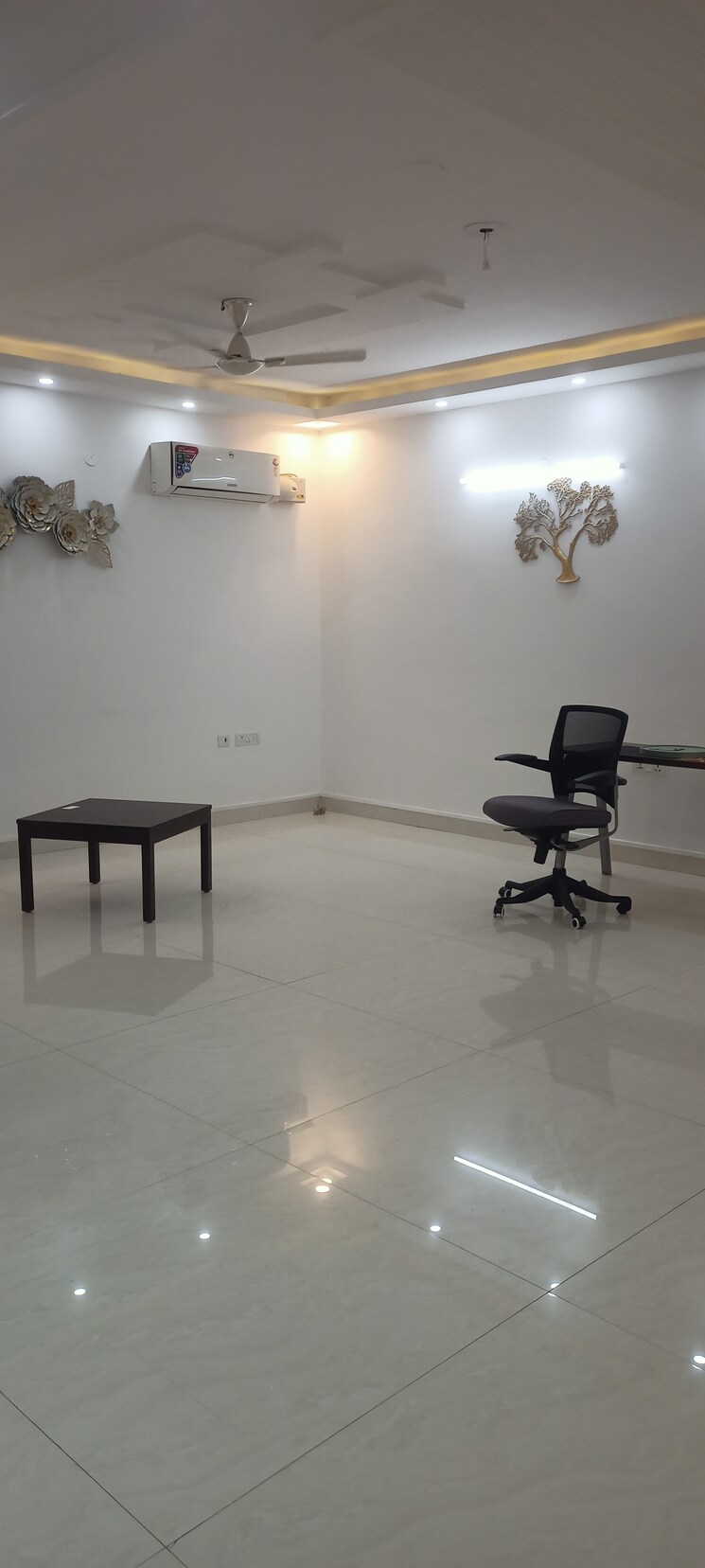 Room, dlf-city-phase-iv 3 Bedroom 2500 Sq.Ft. Builder Floor In Dlf Phase iv Gurgaon 9309429