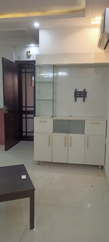 Kitchen in 3 BHK Builder Floor at DLF City Phase IV, Dlf Phase iv – for Rent