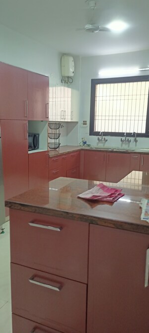 Kitchen in 3 BHK Builder Floor at DLF City Phase IV, Dlf Phase iv – for Rent