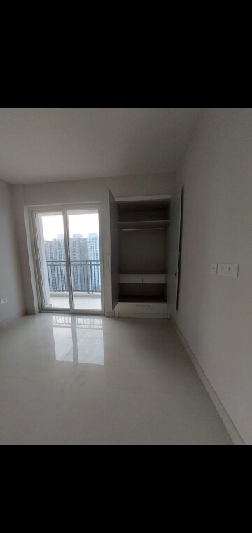 Room in 2 BHK Apartment at Eldeco Live By The Greens, Sector 150 – for Rent