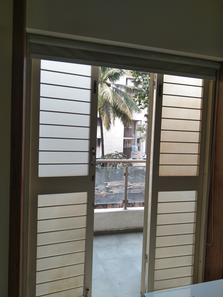 Room, phoenix-omkar-nandan Commercial Office Space 1900 Sq.Ft. In Narhe Pune 9309463