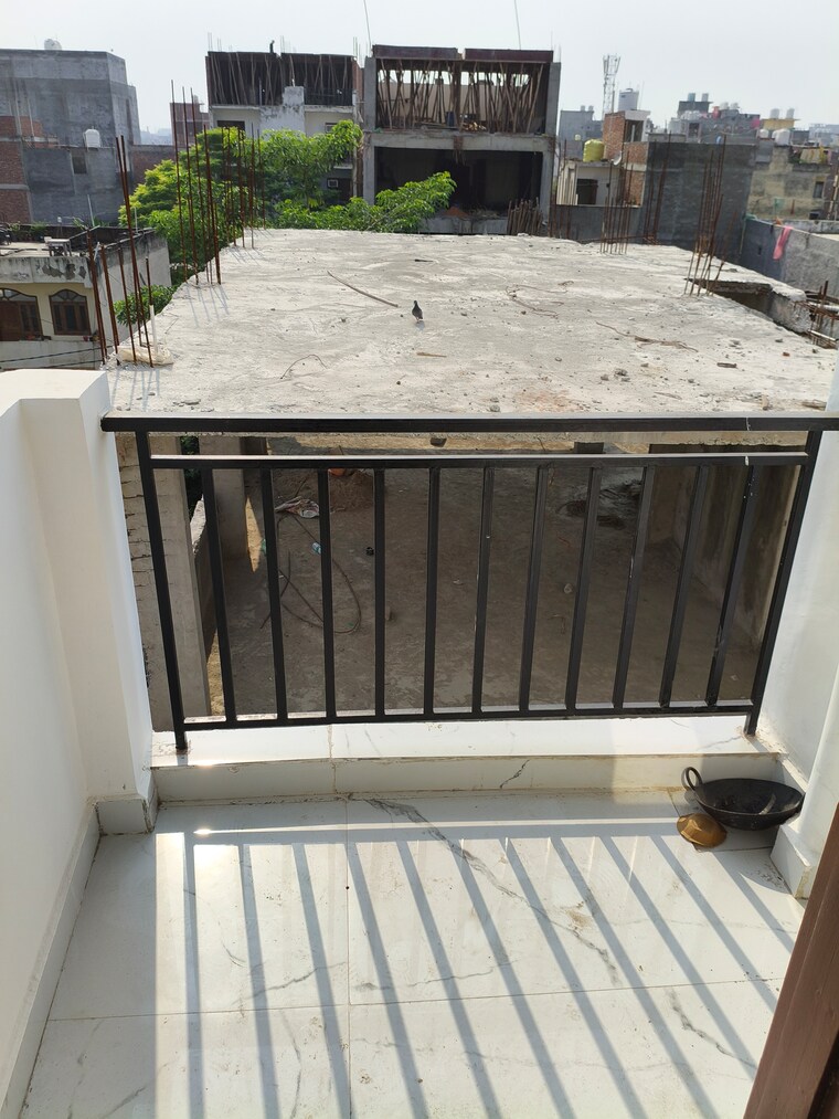 Balcony, sector 89 1 Bedroom 40 Sq.Yd. Apartment In Sector 89 Noida 9309466