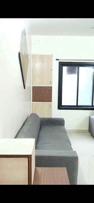2 BHK Apartment For Rent in Manisha Apartment Law College Road, Law College Road