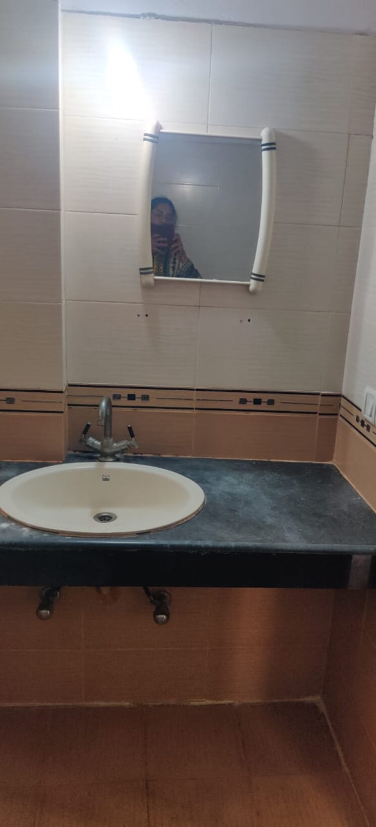 Bathroom, parsvnath-majestic-floors 2 Bedroom 1150 Sq.Ft. Apartment In Vaibhav Khand Ghaziabad 9309467