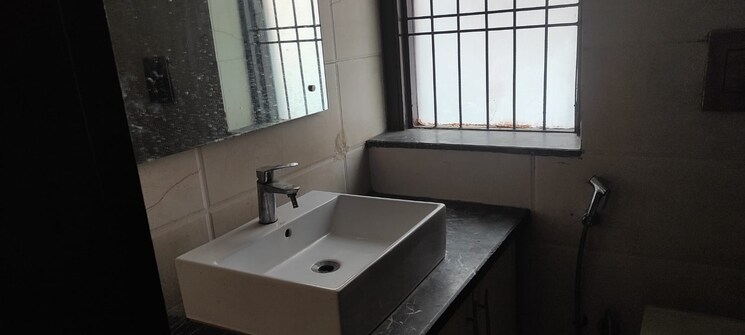 Bathroom, lajpat nagar 2 Bedroom 900 Sq.Ft. Builder Floor In Lajpat Nagar Delhi 9309478