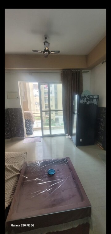 Room in 2 BHK Apartment at Paras Tierea, Sector 137 – for Sale