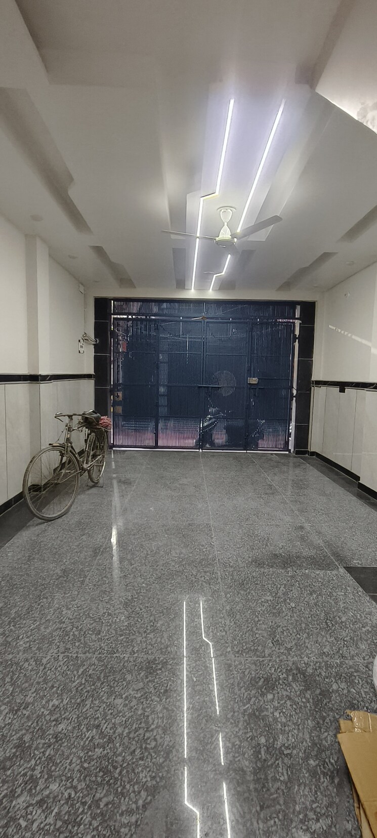  Parking, dwarka mor 2 Bedroom 600 Sq.Ft. Builder Floor In Dwarka Mor Delhi 9309511