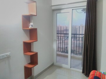 Room in 2.5 BHK Apartment at Paramount Floraville, Sector 137 – for Sale