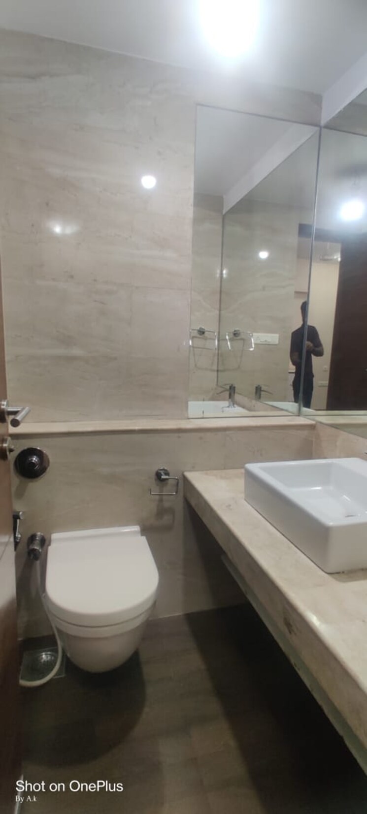 Bathroom, hiranandani-regent-hill 1 Bedroom 380 Sq.Ft. Apartment In Powai Mumbai 9309520