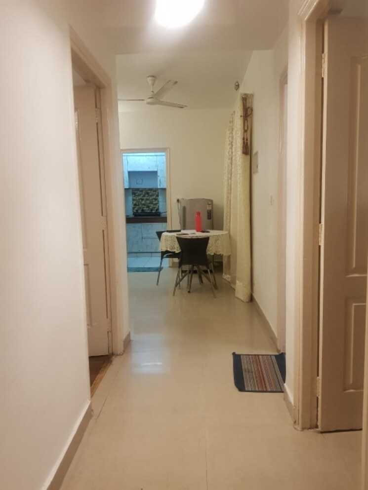 Room, paras-tierea 2.5 Bedroom 1070 Sq.Ft. Apartment In Sector 137 Noida 9309537