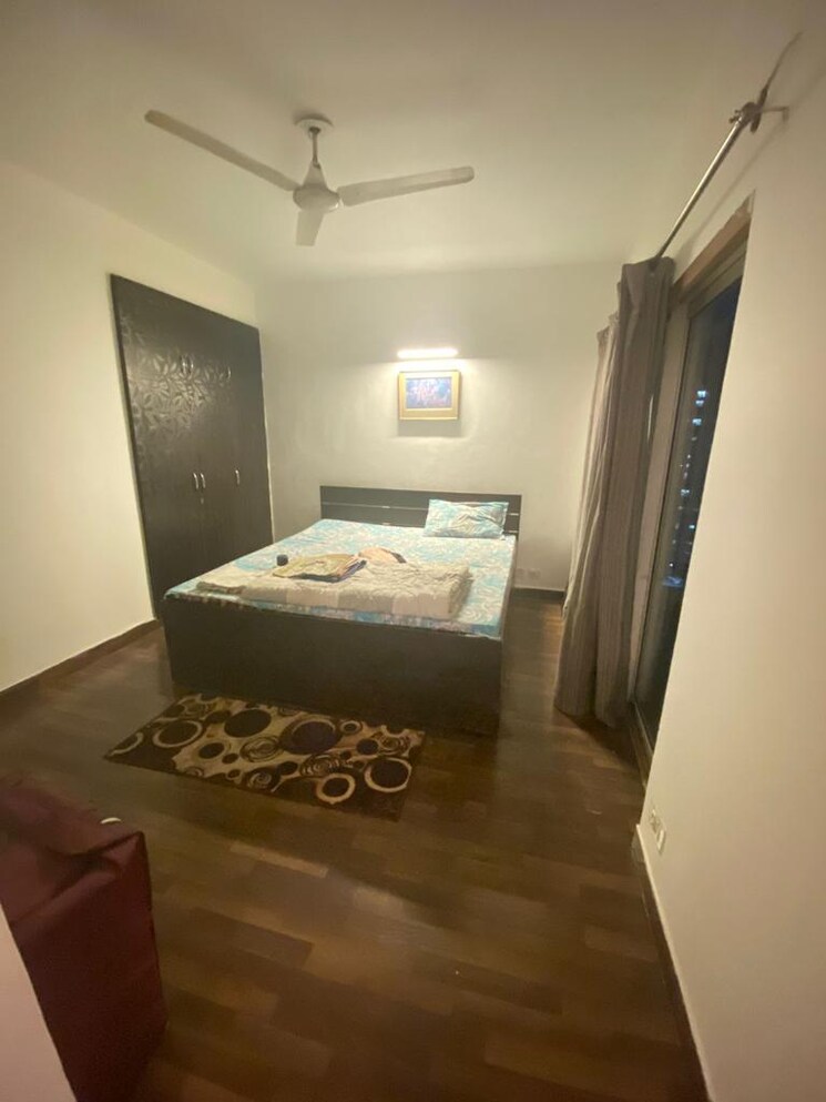 Living Room, paras-tierea 2.5 Bedroom 1070 Sq.Ft. Apartment In Sector 137 Noida 9309537