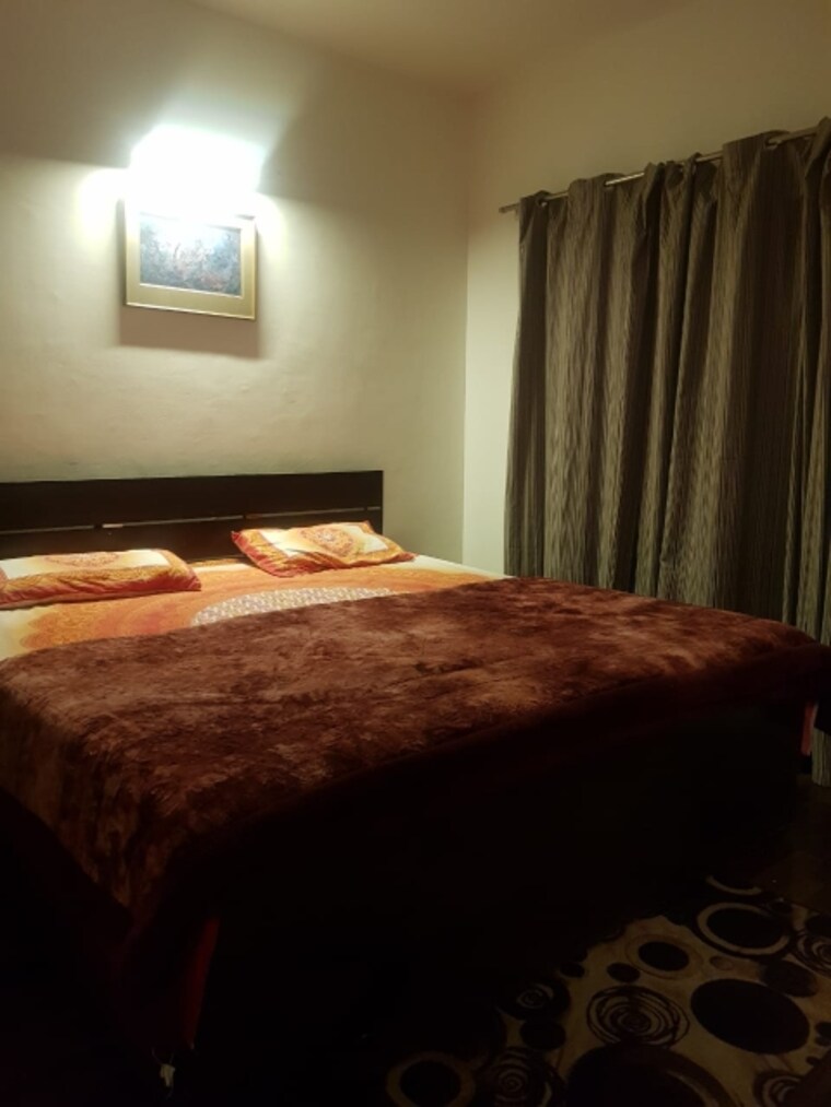 Bedroom, paras-tierea 2.5 Bedroom 1070 Sq.Ft. Apartment In Sector 137 Noida 9309537