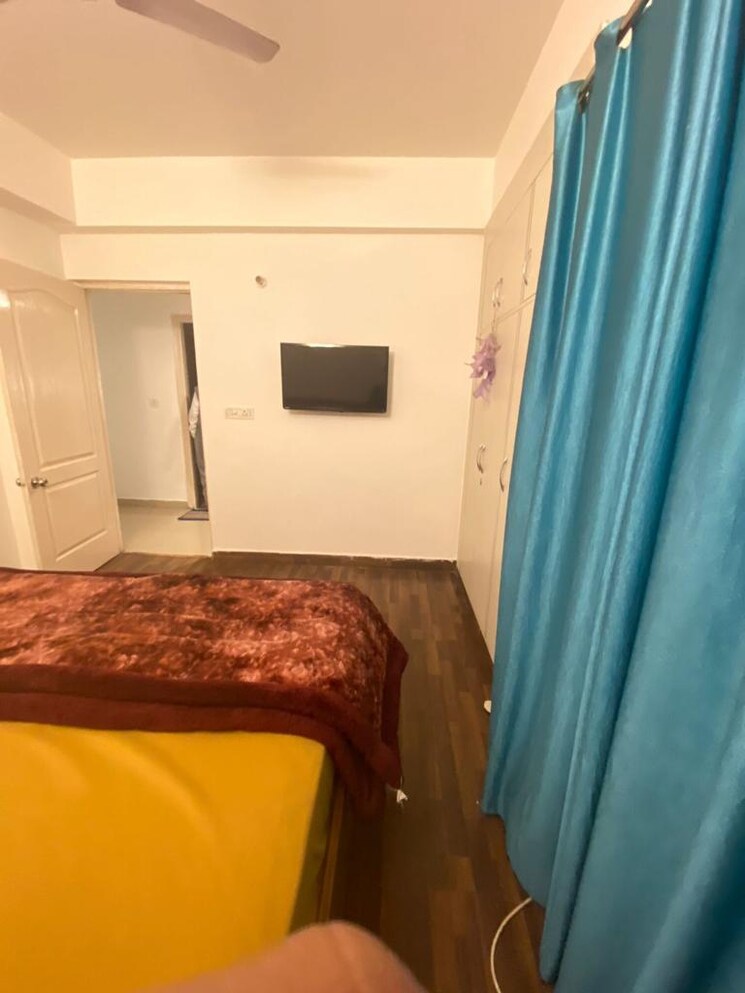Bedroom, paras-tierea 2.5 Bedroom 1070 Sq.Ft. Apartment In Sector 137 Noida 9309537
