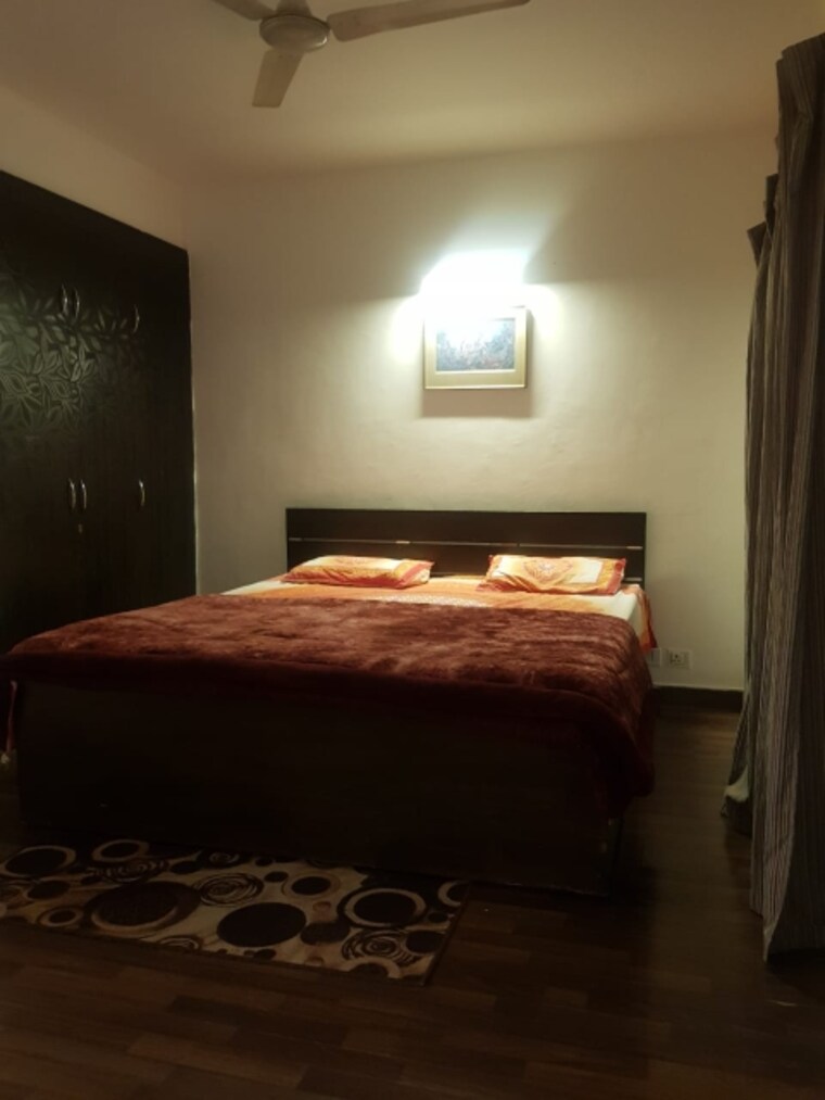 Bedroom, paras-tierea 2.5 Bedroom 1070 Sq.Ft. Apartment In Sector 137 Noida 9309537