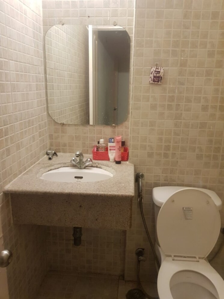 Bathroom, paras-tierea 2.5 Bedroom 1070 Sq.Ft. Apartment In Sector 137 Noida 9309537