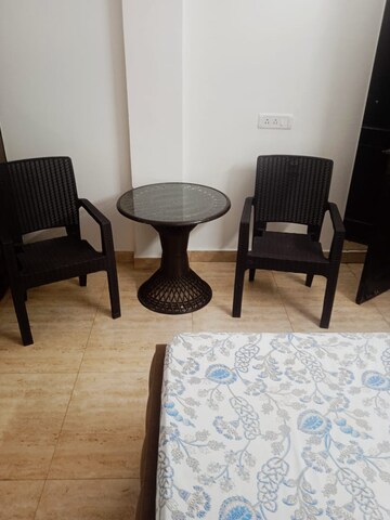 Furnished Amenities in 2 BHK Builder Floor at Lajpat Nagar – for Rent