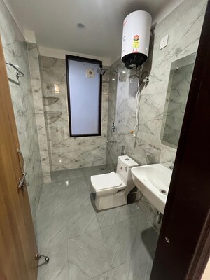Bathroom in 1 BHK Builder Floor at Sector 57 – for Rent