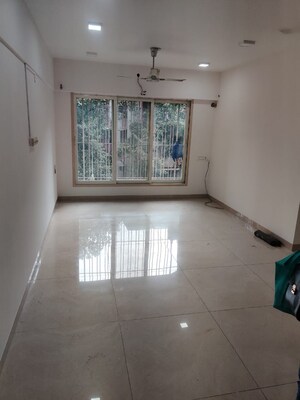 Room in 4 BHK Apartment at Mahesh Jai Arati, Chembur – for Rent