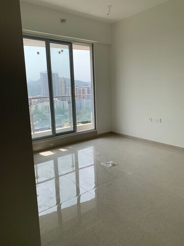 Room in 2 BHK Apartment at Rosa Manhattan, Ghodbunder Road – for Rent