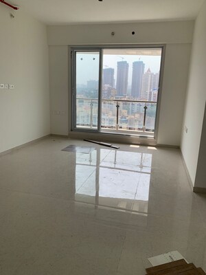 Room in 2 BHK Apartment at Rosa Manhattan, Ghodbunder Road – for Rent