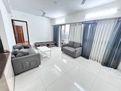 1 BHK + Extra Room Apartment For Sale in Amanora Adreno Towers