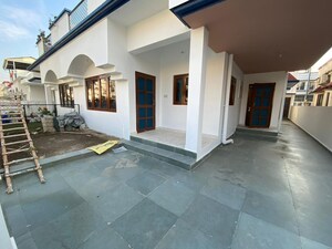 Room in 4 BHK Independent House at Sahastradhara – for Rent