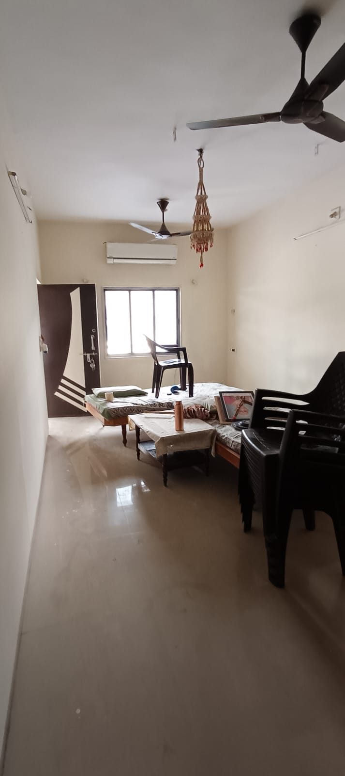 1.5 BHK + Pooja Room Apartment For Rent in Jivraj Park