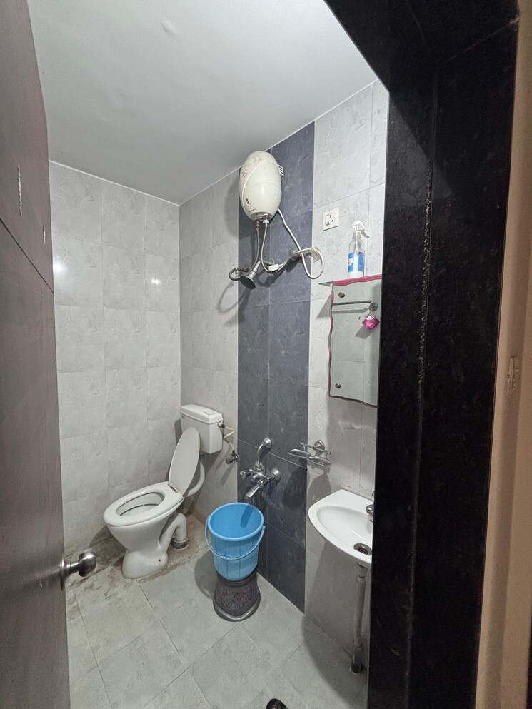 Bathroom, chandan-colozium 2 Bedroom 1047 Sq.Ft. Apartment In Wakad Pune 9309663