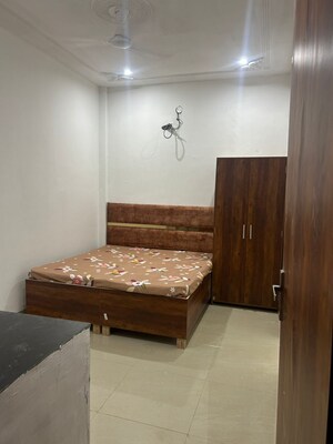 Bedroom in 1 RK Builder Floor at Vip Road – for Rent