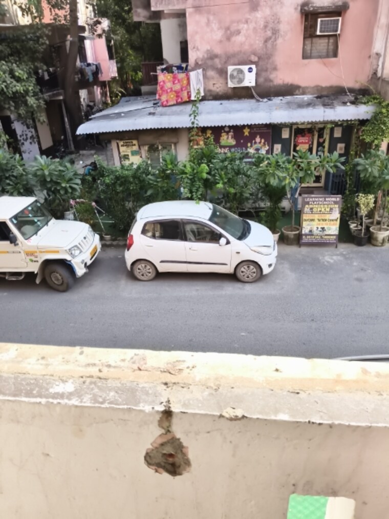  Parking, sector 16b dwarka Studio 250 Sq.Ft. Apartment In Sector 16b Dwarka Delhi 9309692