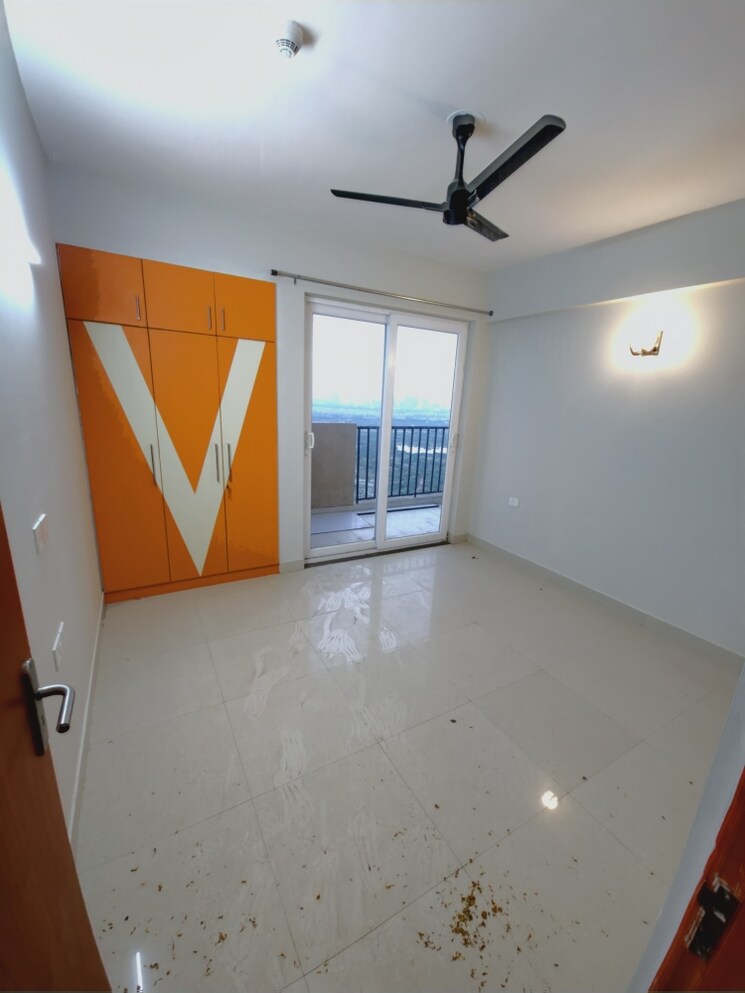 Room, tata-eureka-park 2.5 Bedroom 1285 Sq.Ft. Apartment In Sector 150 Noida 9309680