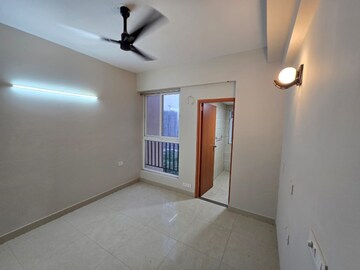 Room in 2.5 BHK Apartment at Tata Eureka Park, Sector 150 – for Rent