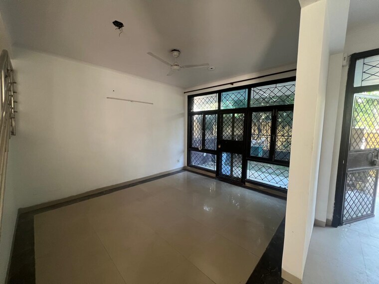 Room, unitech-nirvana-country-aspen-greens 3 Bedroom 240 Sq.Yd. Apartment In Sector 50 Gurgaon 9309688