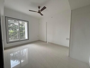 Room in 3 BHK Apartment at Minal CHS Erandwane, Erandwane – for Sale