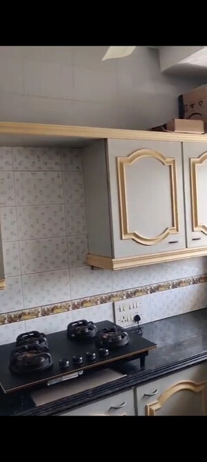 Master Plan in 2 BHK Apartment at Noori Towers Apartment, Masjid Bunder – for Sale