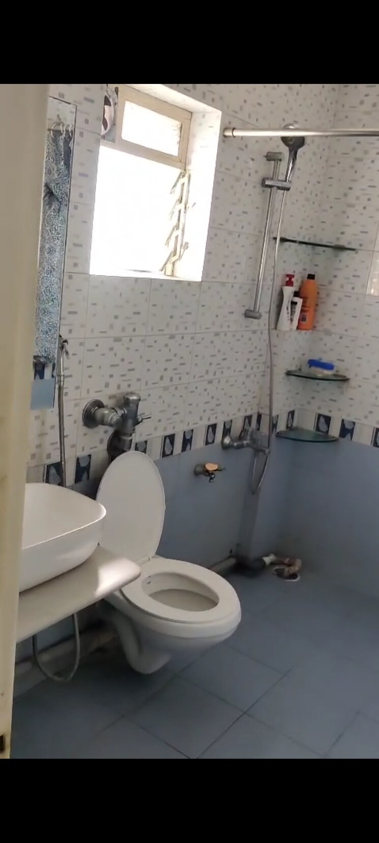 Bathroom, noori-towers-apartment 2 Bedroom 1200 Sq.Ft. Apartment In Masjid Bunder Mumbai 9309775