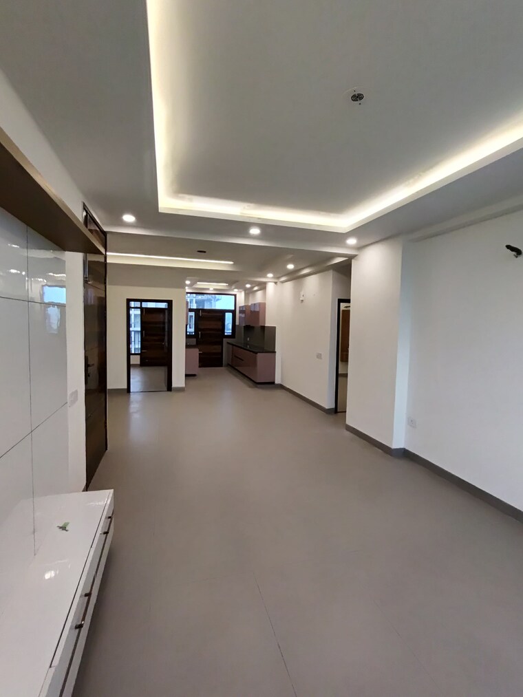 Living Room, pir machalla 3 Bedroom 2200 Sq.Ft. Apartment In Pir Machalla Zirakpur 9309697