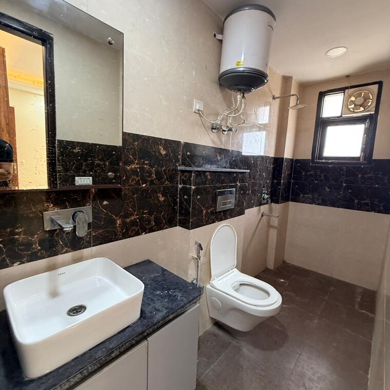 Attached Bathroom, chattarpur 2 Bedroom 900 Sq.Ft. Builder Floor In Chattarpur Delhi 9309762