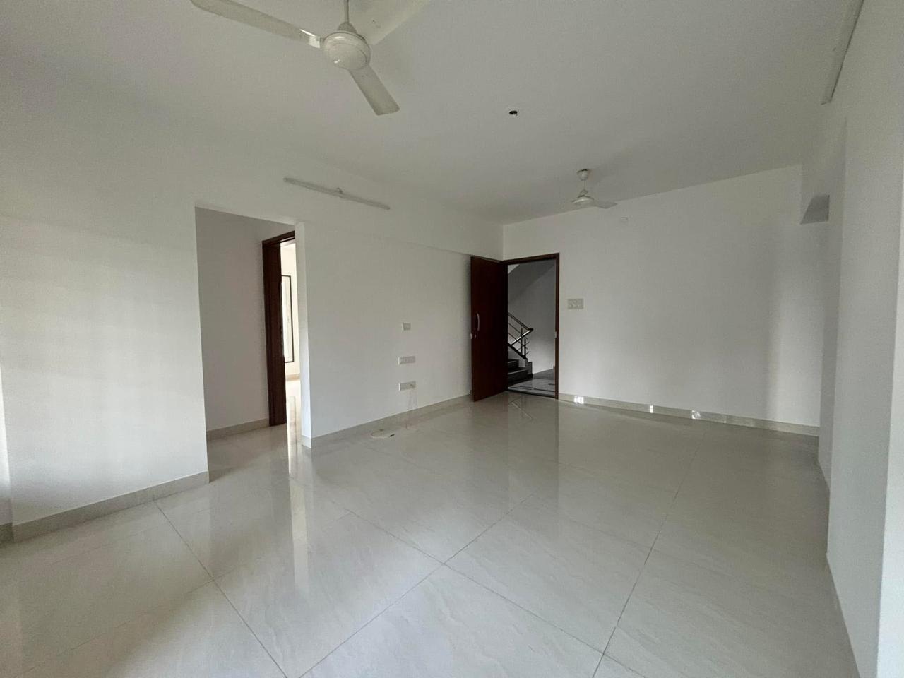 3 BHK Apartment For Sale in Bharat Kunj CHS
