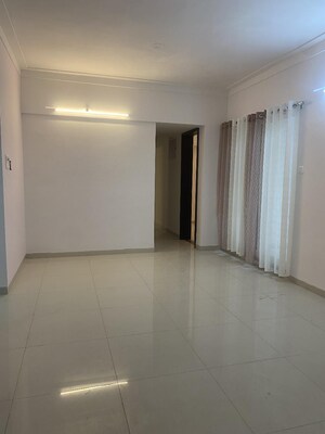 Room in 3 BHK Apartment at Bharat Kunj CHS, Erandwane – for Sale