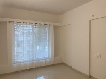Room in 3 BHK Apartment at Bharat Kunj CHS, Erandwane – for Sale