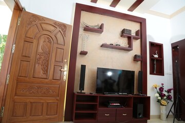 Furnished Amenities in 5 BHK Independent House at Thalore – for Sale