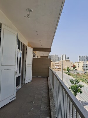 Building Lobby in 3 BHK Builder Floor at TDI The Retreat, Sector 89 – for Sale