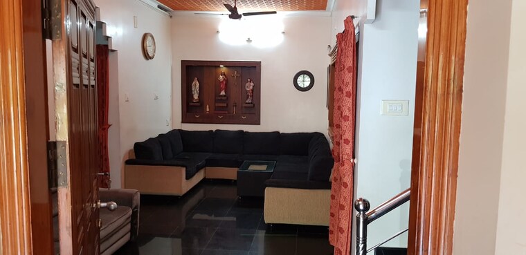 Living Room, avenue road 6 Bedroom 3400 Sq.Ft. Independent House In Avenue Road Thrissur 9309814