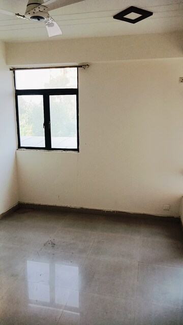 Room in 3 BHK Apartment at Divyansh Fabio, Dundahera – for Sale